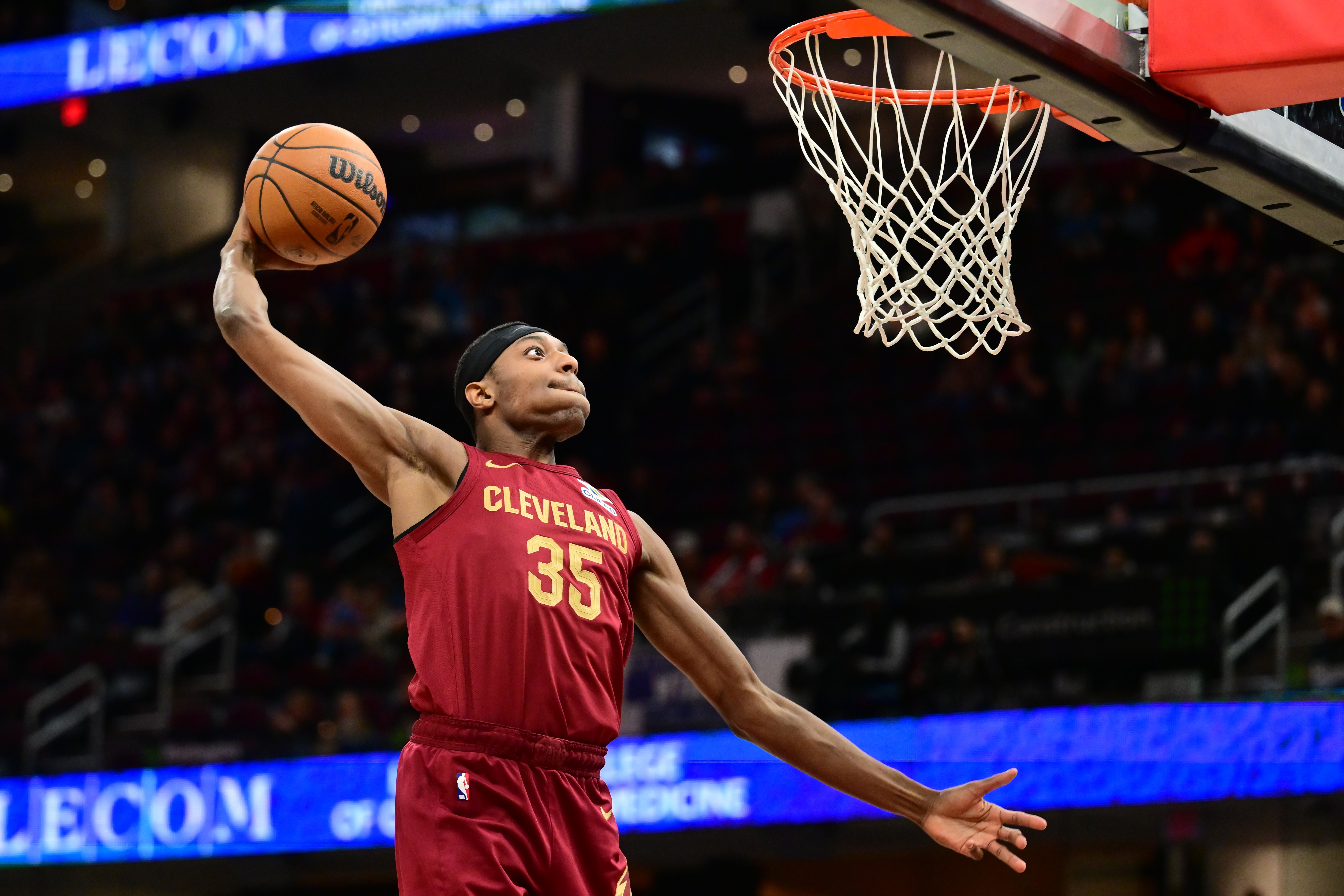 开云体育入口-不是自家筐不心疼啊！汤姆林跟进双手继续炸扣 观赏性十足